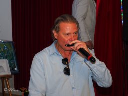 Künstler helfen Kinder - Mit Musik zur Menschlichkeit